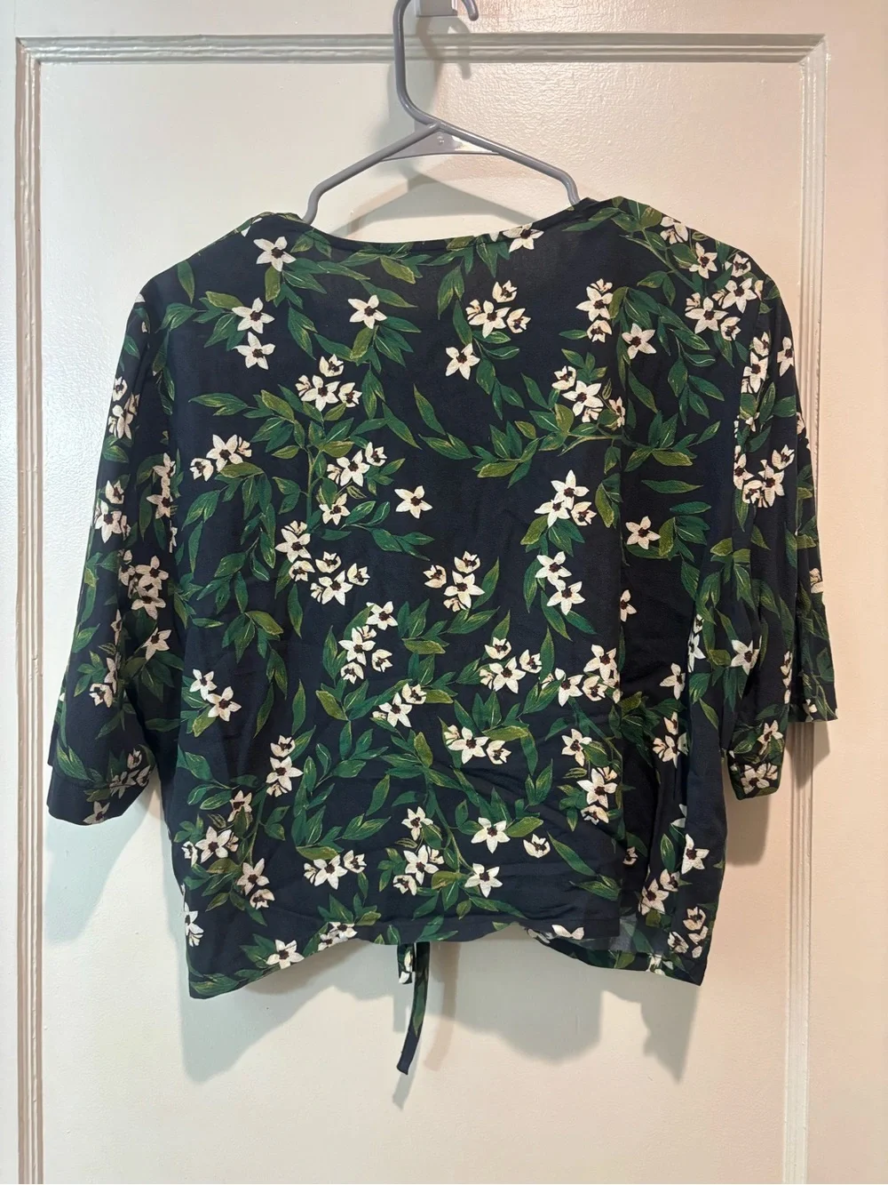 Floral Ruched V-Neck Crop Top in Navy Green - Picture 2 of 2